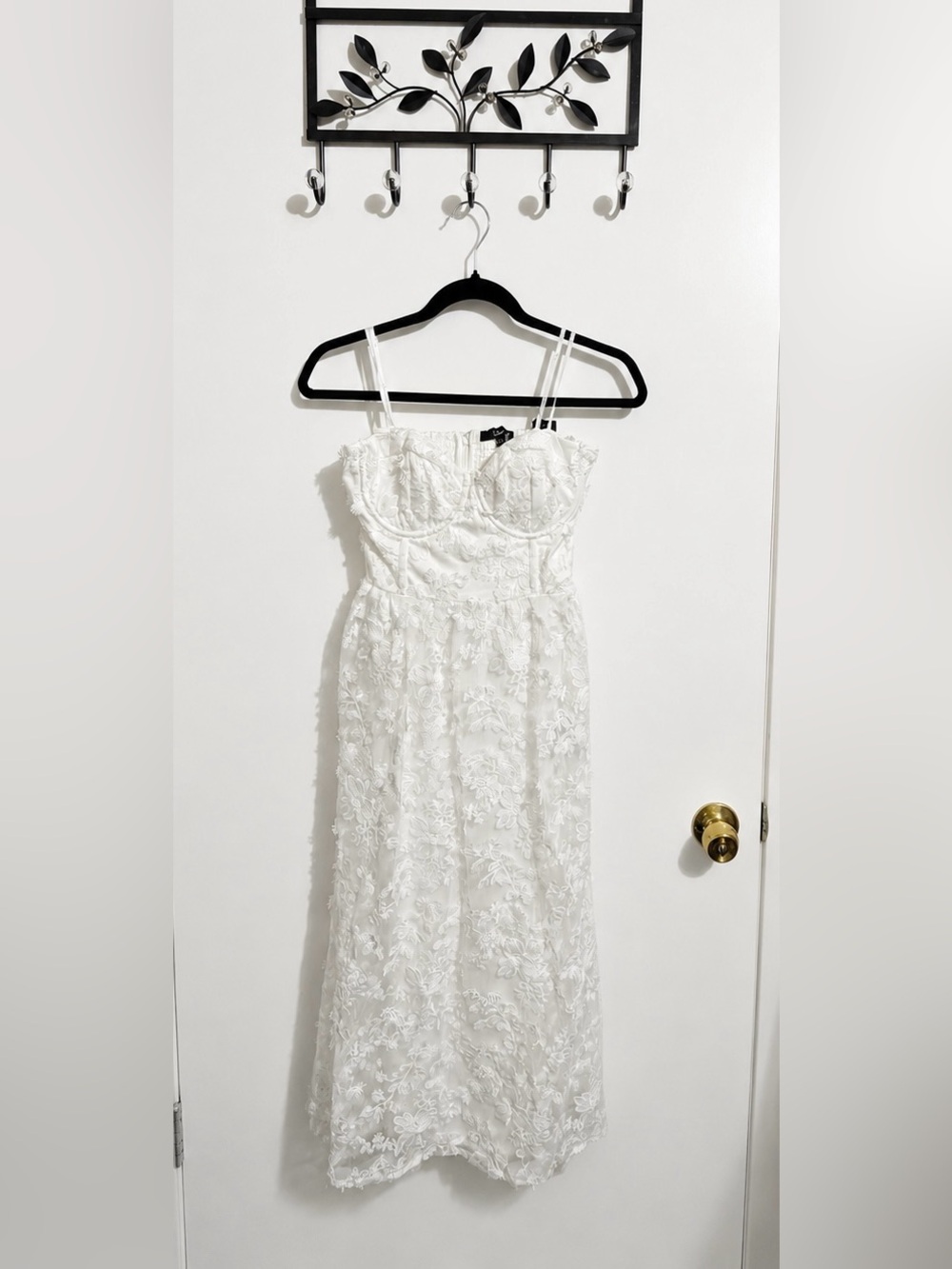 Lulus Quite Perfect White Floral Embroidered Lace Strapless Midi Dress – NWT